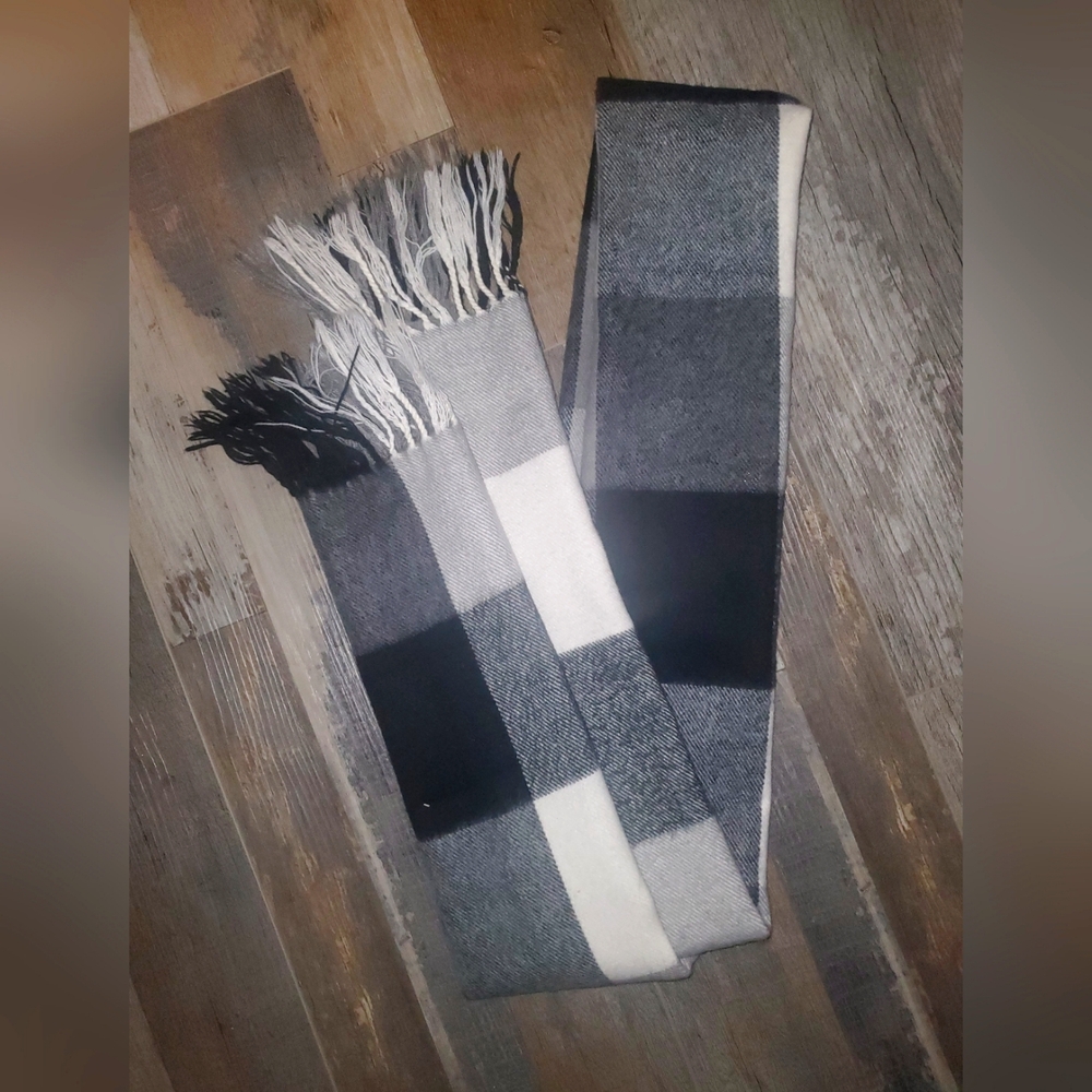 Black & White Scarf